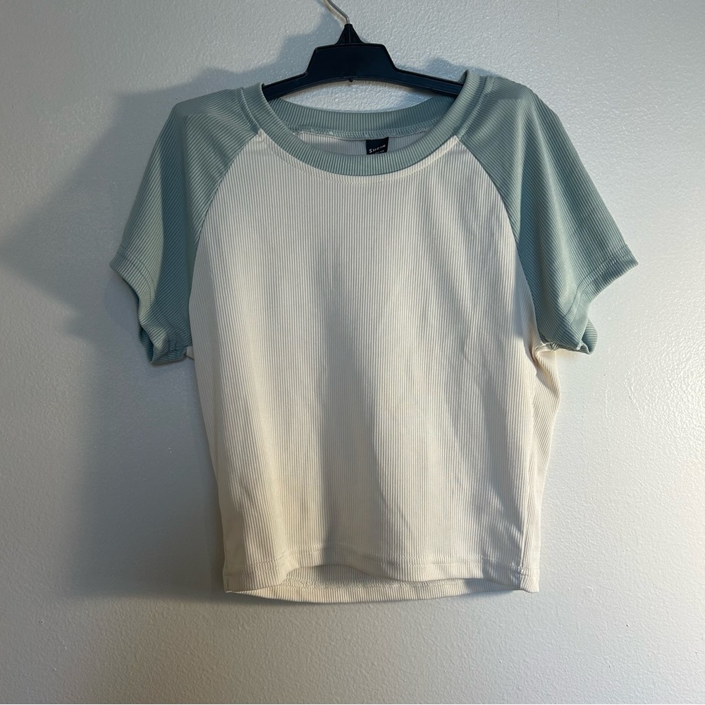 Shein Women’s Size Small Crop Top Tee
